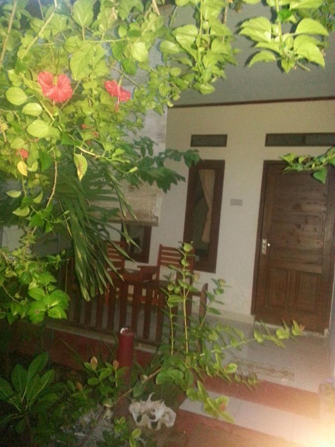 Family Bungalow Gili Meno Exterior photo